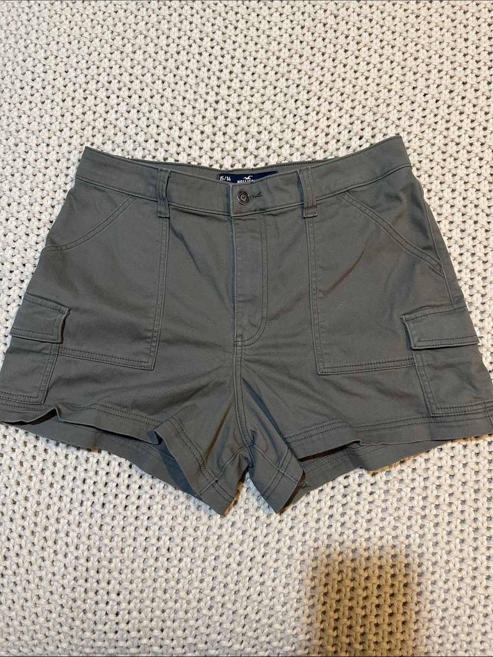 Hollister Women’s Olive Utility Cargo Shorts, Size 15